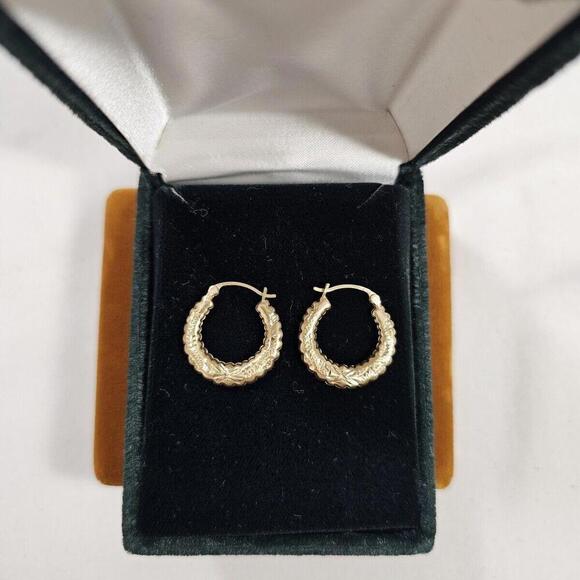 Unique Trendy 14K Yellow Gold Medium Hoop Earrings Embossed Vintage. Stylish 1.7 - Picture 1 of 6